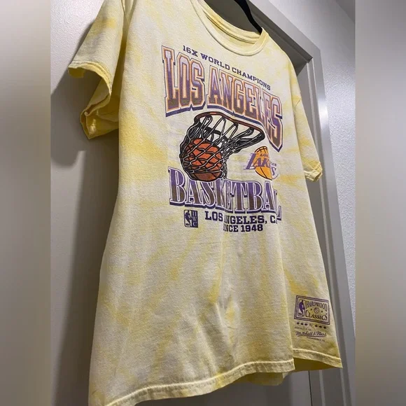 Mitchell & Ness World Champions Los Angeles Lakers Yellow Tie Dye Graphic Shirt - Picture 3 of 6